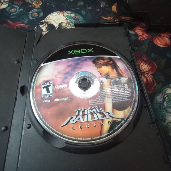 Tomb Raider:Legend for Xbox Disc Only in Generic Case Lara Croft Classic - Picture 3 of 6